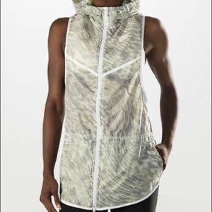 Nike Women’s Tech Hyperfuse Hooded Vest